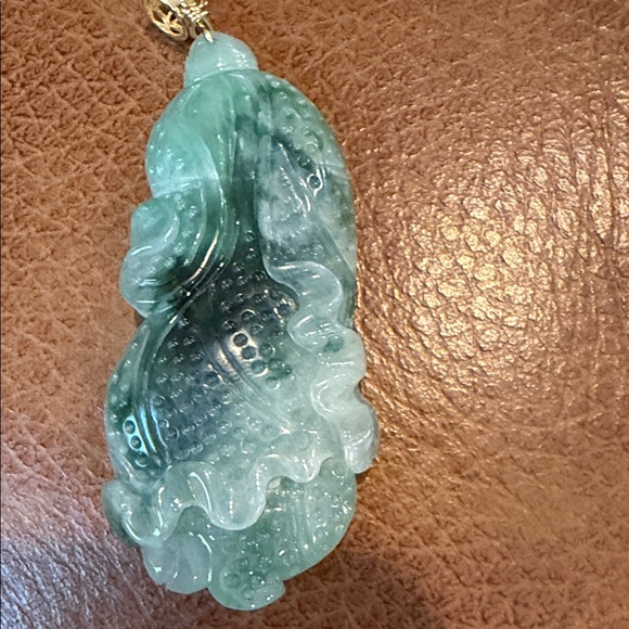 Elegant Jadeite with Pendant with Gold plated 925 silver pendant. - Picture 5 of 6